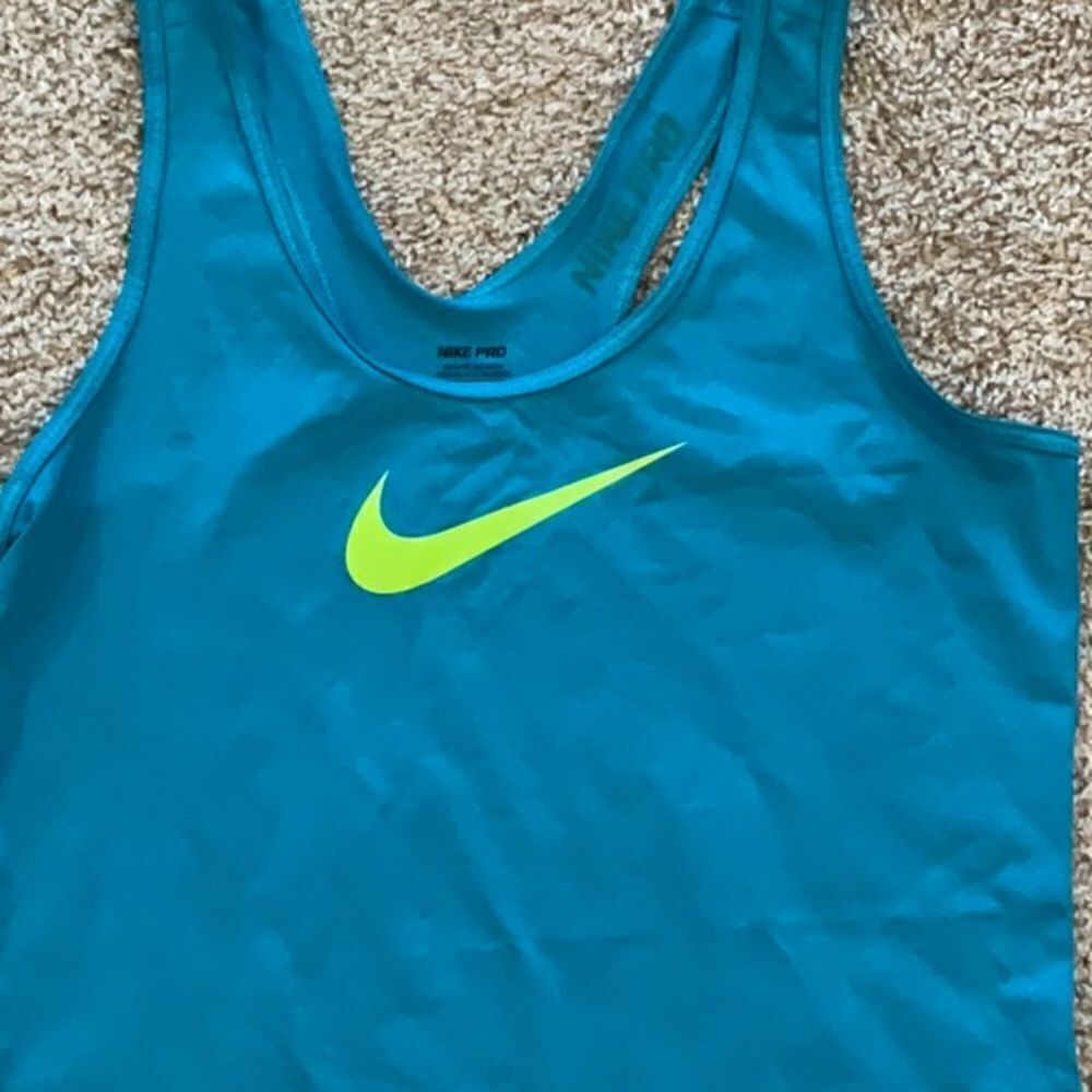 Nike Dri Fit Tank Top - Picture 2 of 4